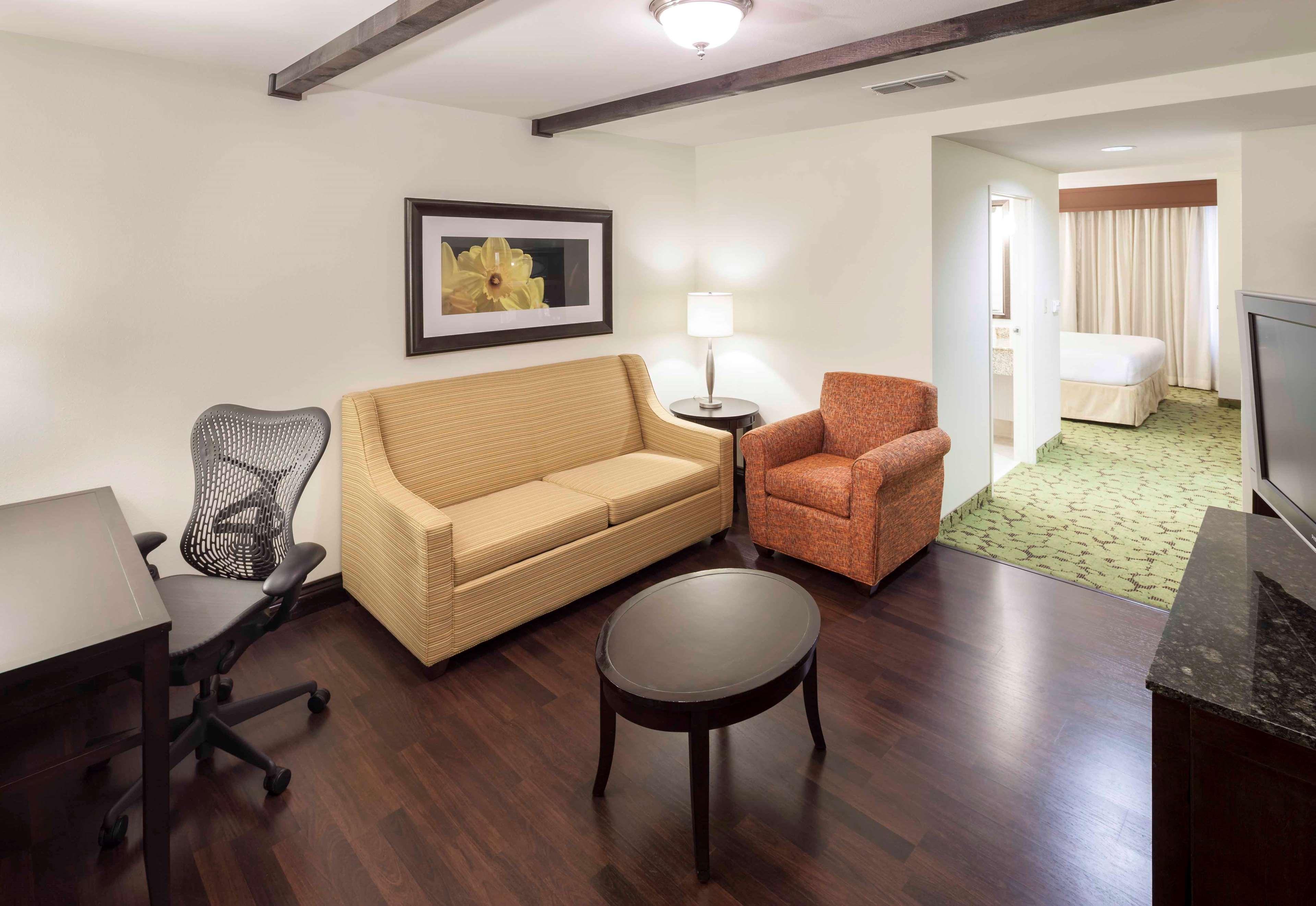 Hilton Garden Inn Dallas Lewisville Exterior foto