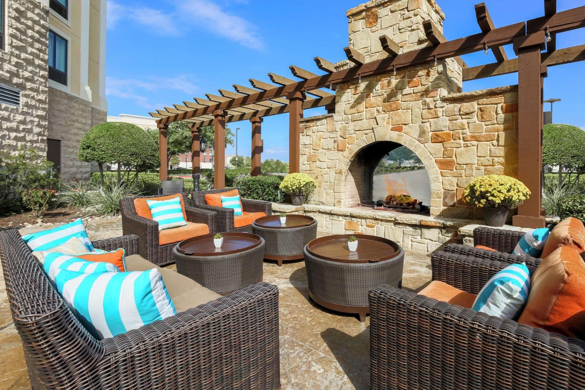 Hilton Garden Inn Dallas Lewisville Exterior foto